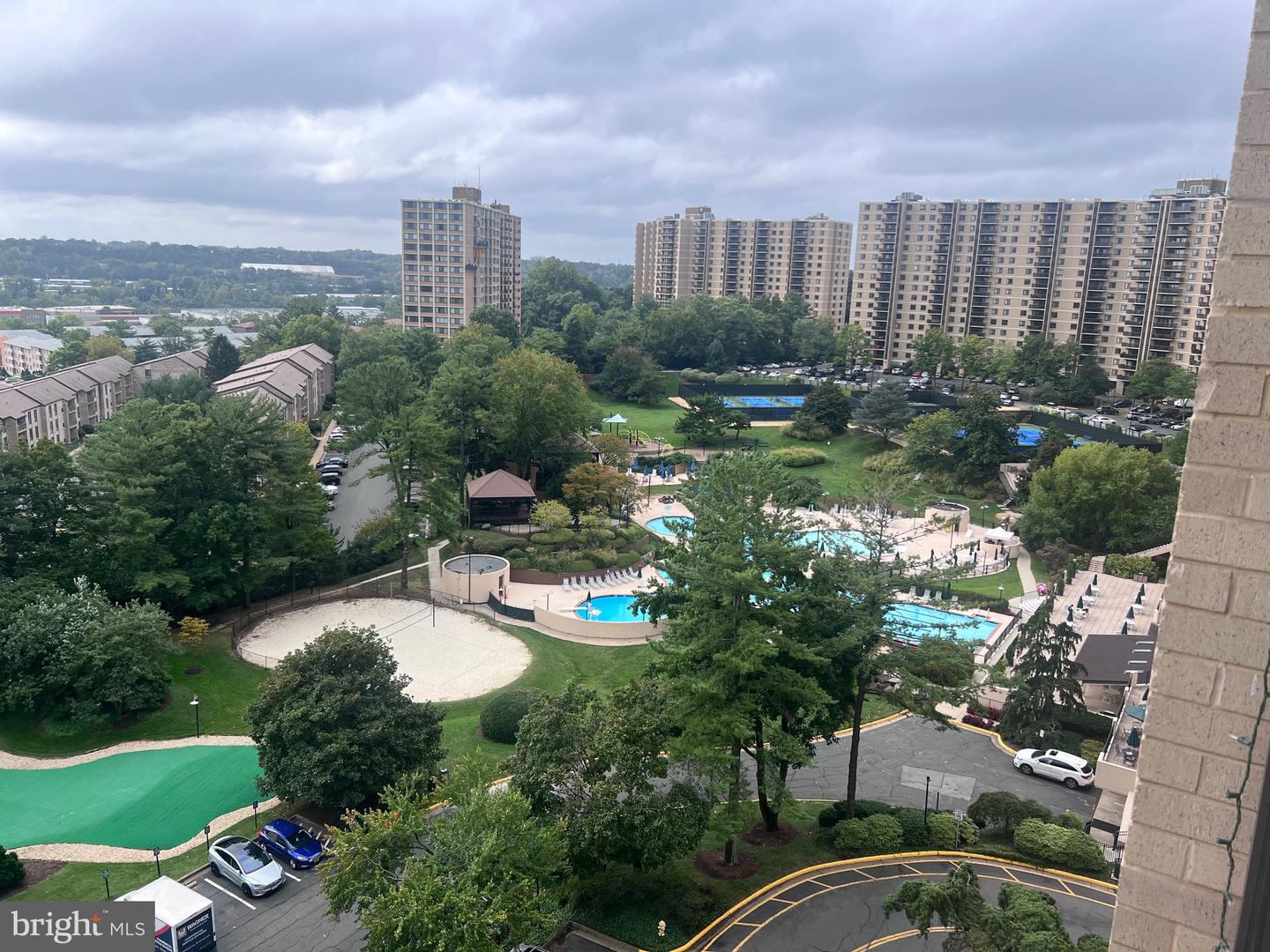 203 YOAKUM PKWY #1222, ALEXANDRIA, Virginia 22304, 2 Bedrooms Bedrooms, ,2 BathroomsBathrooms,Residential,For sale,203 YOAKUM PKWY #1222,VAAX2037812 MLS # VAAX2037812