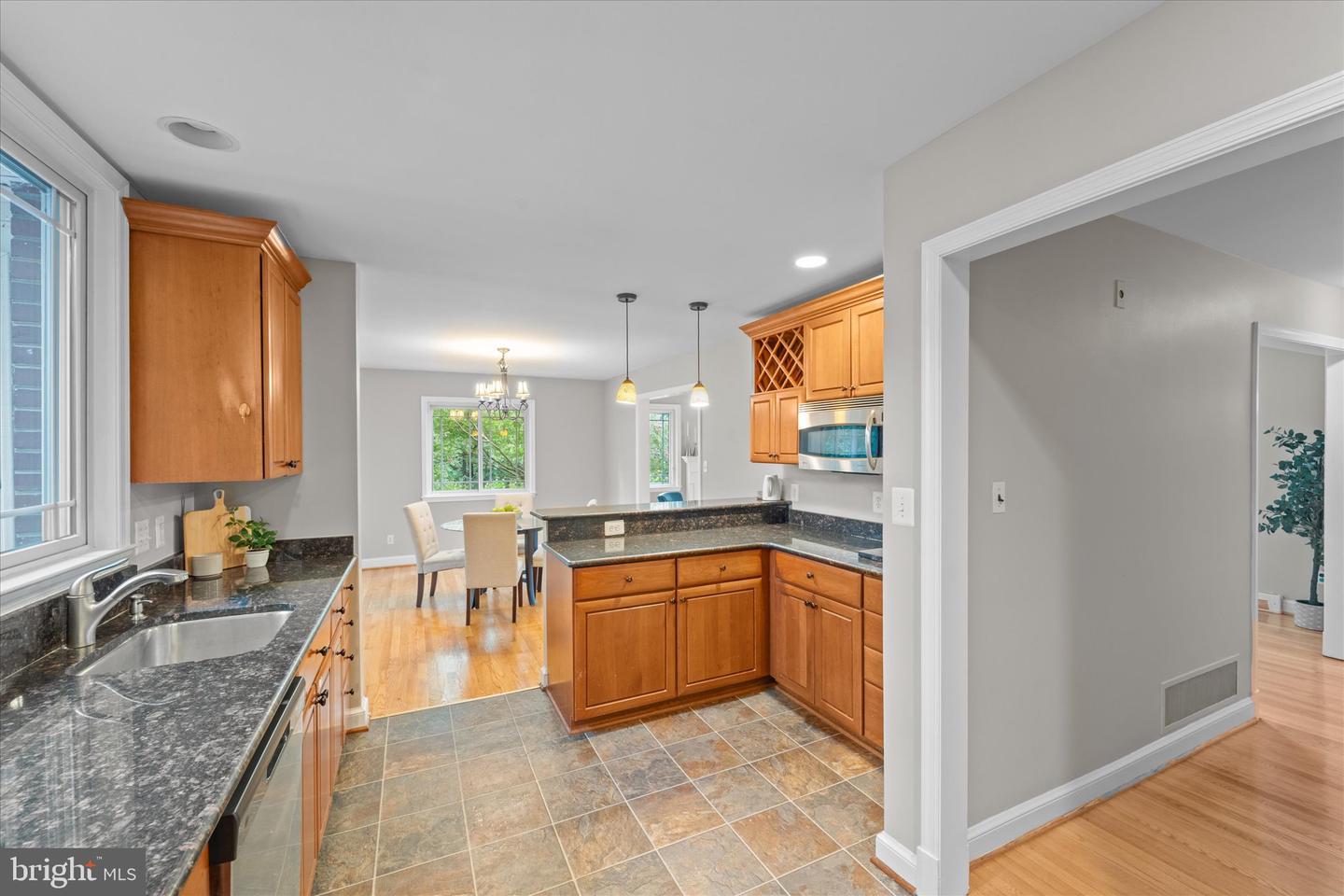 452 W TAYLOR RUN PKWY, ALEXANDRIA, Virginia 22314, 5 Bedrooms Bedrooms, ,3 BathroomsBathrooms,Residential,For sale,452 W TAYLOR RUN PKWY,VAAX2037856 MLS # VAAX2037856