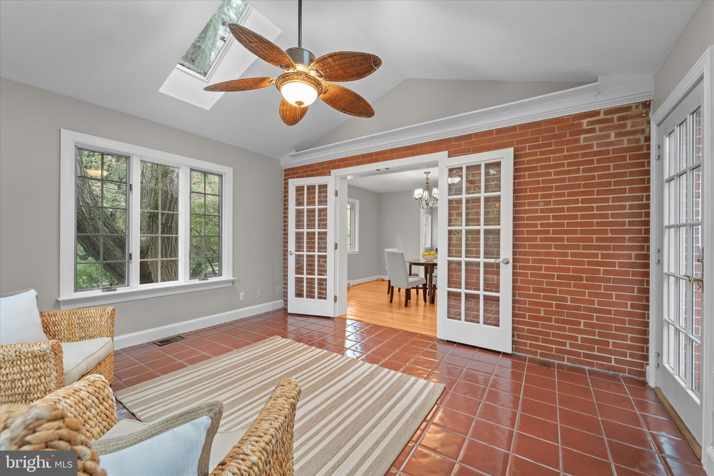 452 W TAYLOR RUN PKWY, ALEXANDRIA, Virginia 22314, 5 Bedrooms Bedrooms, ,3 BathroomsBathrooms,Residential,For sale,452 W TAYLOR RUN PKWY,VAAX2037856 MLS # VAAX2037856