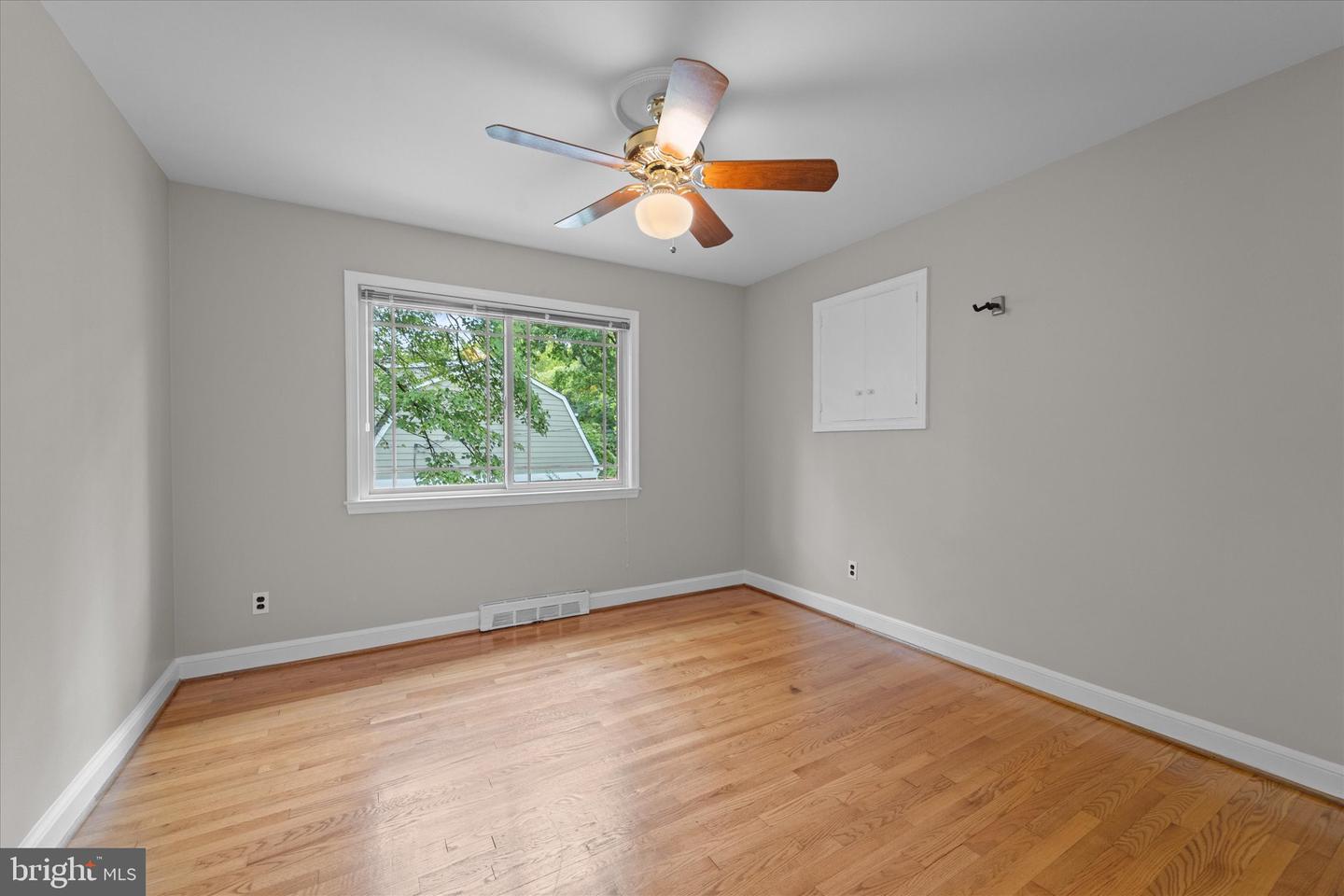 452 W TAYLOR RUN PKWY, ALEXANDRIA, Virginia 22314, 5 Bedrooms Bedrooms, ,3 BathroomsBathrooms,Residential,For sale,452 W TAYLOR RUN PKWY,VAAX2037856 MLS # VAAX2037856