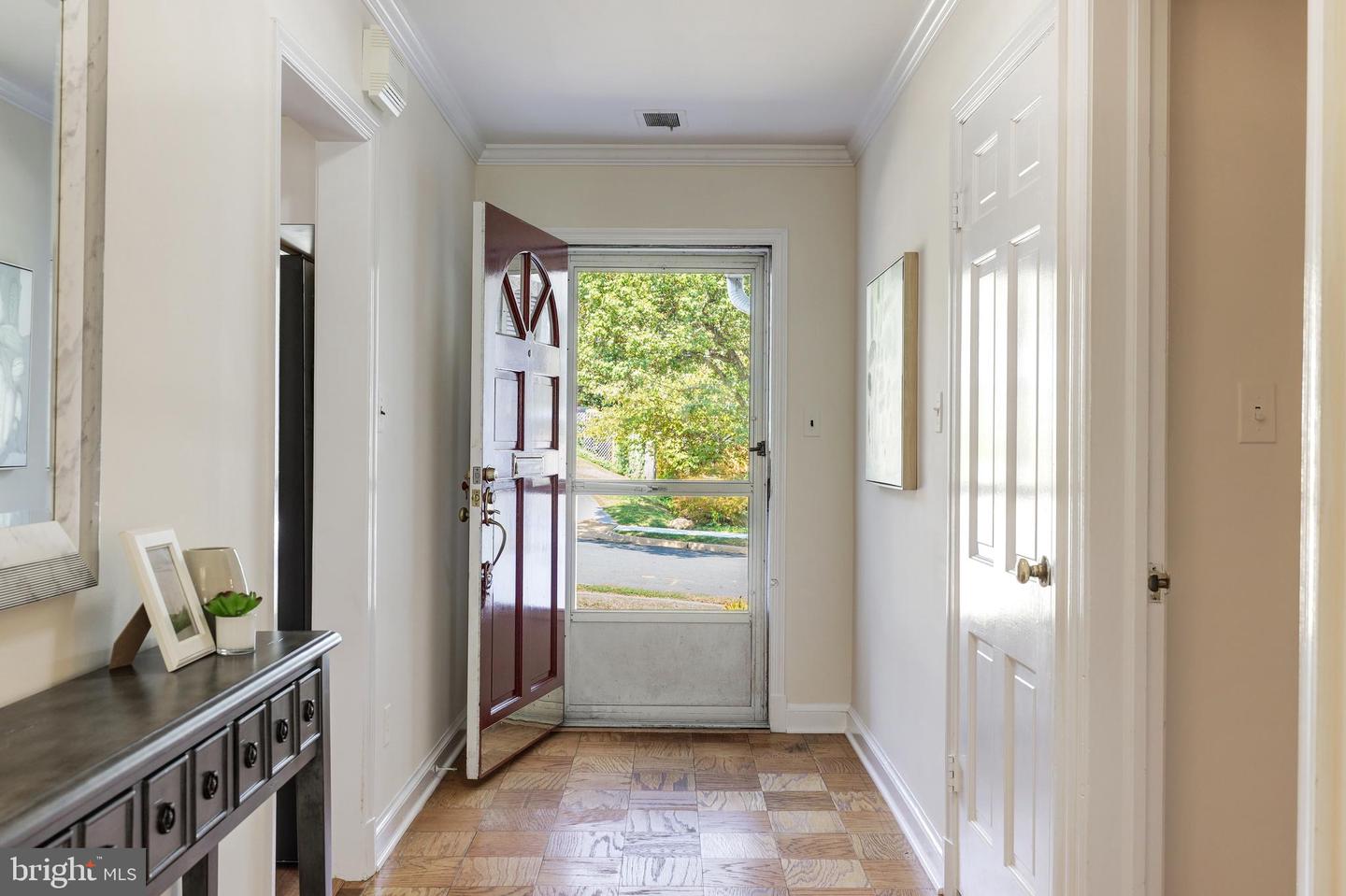 2904 DARTMOUTH RD, ALEXANDRIA, Virginia 22314, 3 Bedrooms Bedrooms, ,2 BathroomsBathrooms,Residential,For sale,2904 DARTMOUTH RD,VAAX2037910 MLS # VAAX2037910