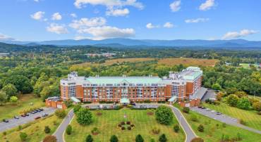 500 CRESTWOOD DR #1306, CHARLOTTESVILLE, Virginia 22903, 2 Bedrooms Bedrooms, ,2 BathroomsBathrooms,Residential,For sale,500 CRESTWOOD DR #1306,656938 MLS # 656938