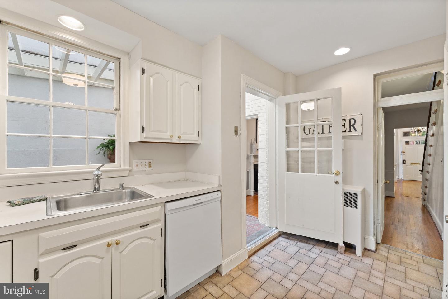 108 4TH ST NE, WASHINGTON, District Of Columbia 20002, 4 Bedrooms Bedrooms, ,2 BathroomsBathrooms,Residential,For sale,108 4TH ST NE,DCDC2160092 MLS # DCDC2160092