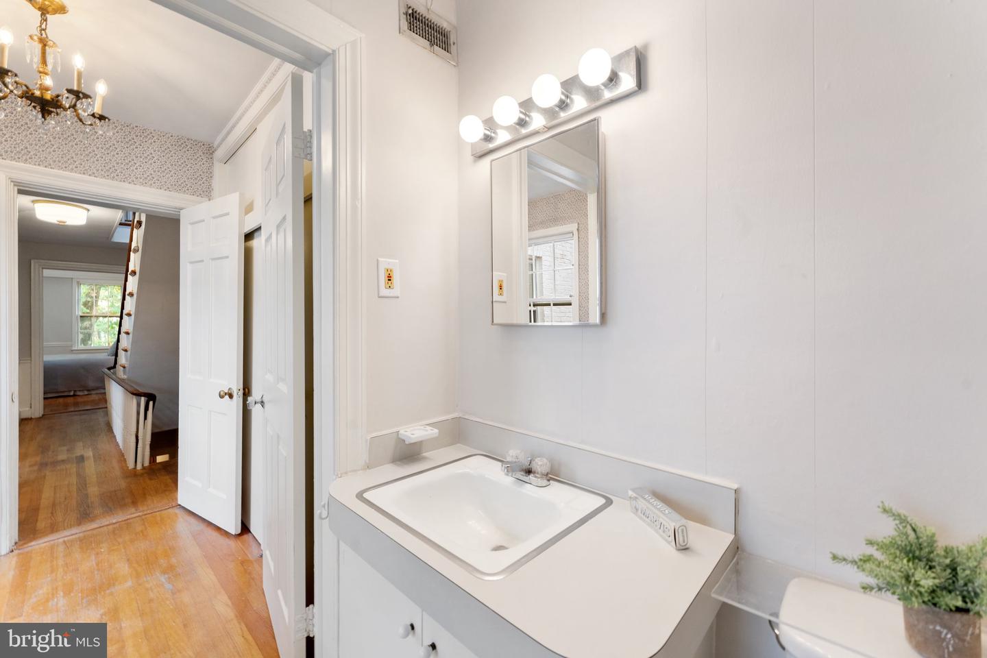 108 4TH ST NE, WASHINGTON, District Of Columbia 20002, 4 Bedrooms Bedrooms, ,2 BathroomsBathrooms,Residential,For sale,108 4TH ST NE,DCDC2160092 MLS # DCDC2160092