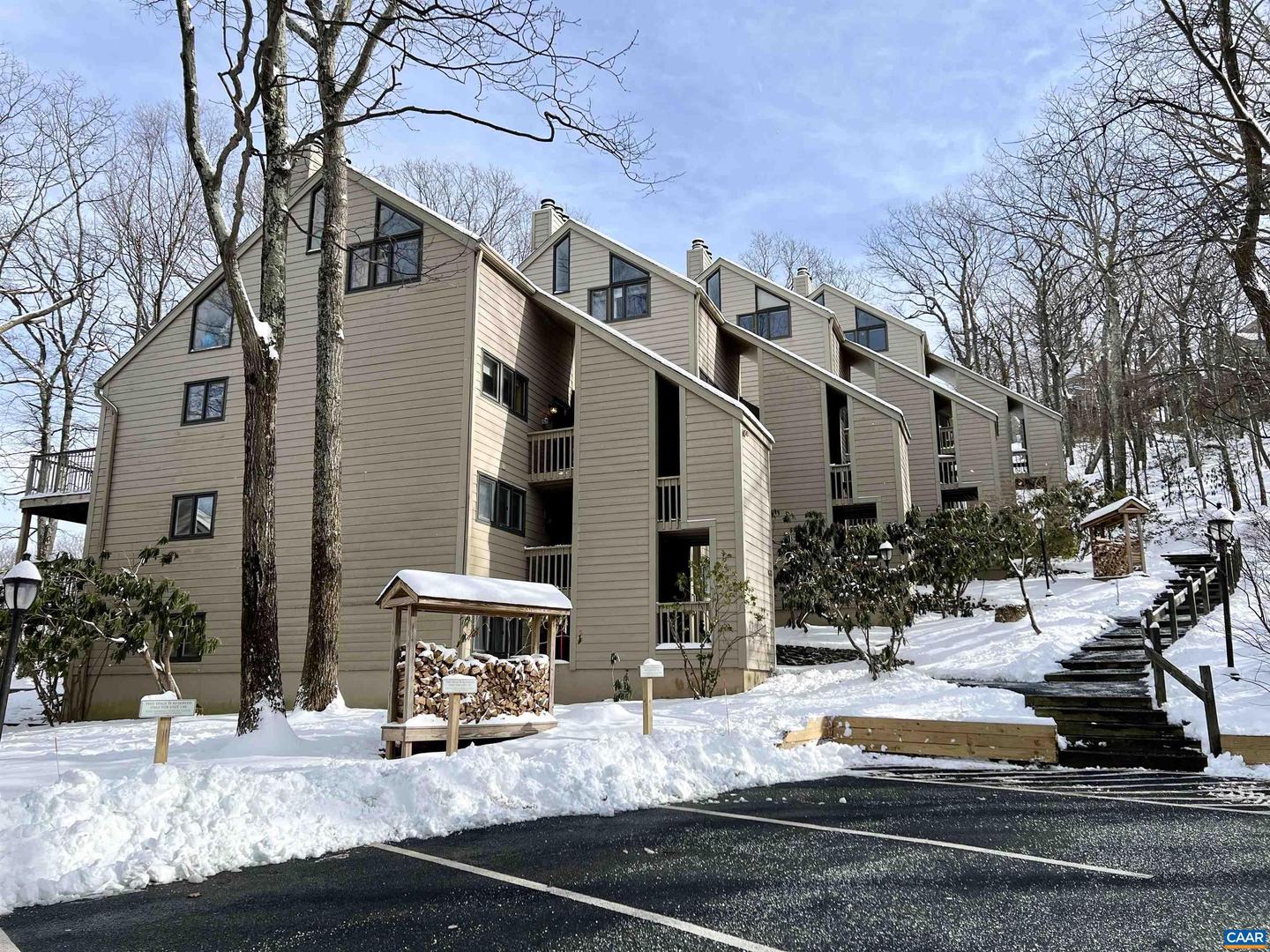 131 EAGLES CT CONDOS, WINTERGREEN RESORT, Virginia 22967, 2 Bedrooms Bedrooms, ,1 BathroomBathrooms,Residential,For sale,131 EAGLES CT CONDOS,656971 MLS # 656971