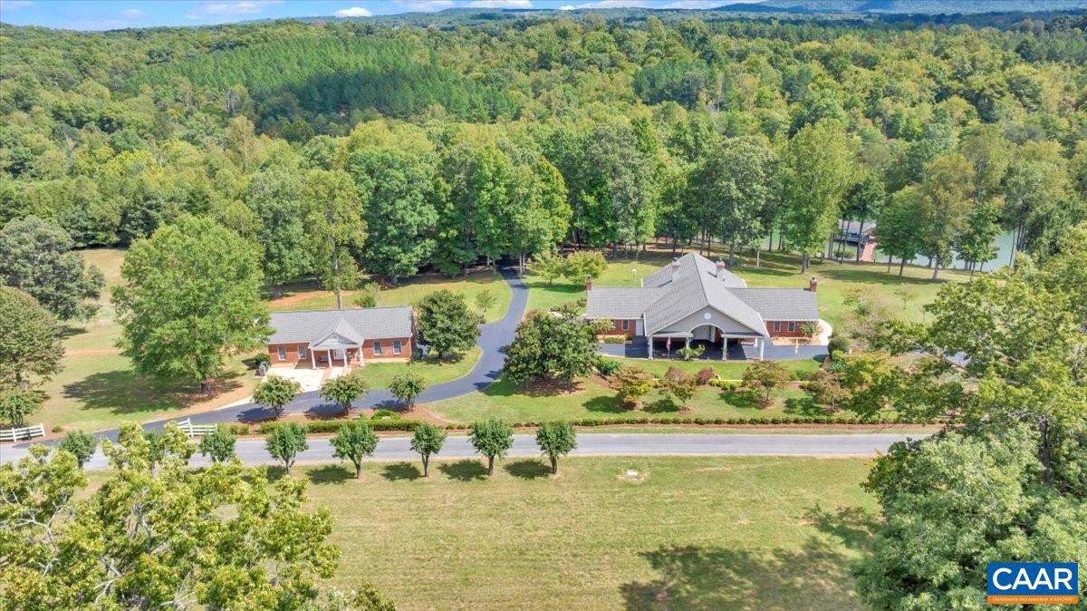 2246 PINE RIDGE RD, HUDDLESTON, Virginia 24104, 7 Bedrooms Bedrooms, ,4 BathroomsBathrooms,Residential,For sale,2246 PINE RIDGE RD,656972 MLS # 656972