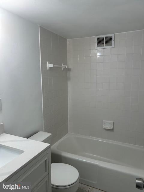 4600 S FOUR MILE RUN DR #506, ARLINGTON, Virginia 22204, 2 Bedrooms Bedrooms, ,2 BathroomsBathrooms,Residential,For sale,4600 S FOUR MILE RUN DR #506,VAAR2048848 MLS # VAAR2048848