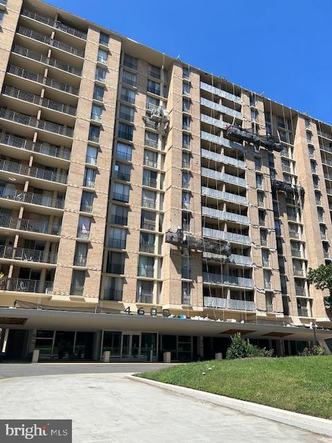 4600 S FOUR MILE RUN DR #506, ARLINGTON, Virginia 22204, 2 Bedrooms Bedrooms, ,2 BathroomsBathrooms,Residential,For sale,4600 S FOUR MILE RUN DR #506,VAAR2048848 MLS # VAAR2048848