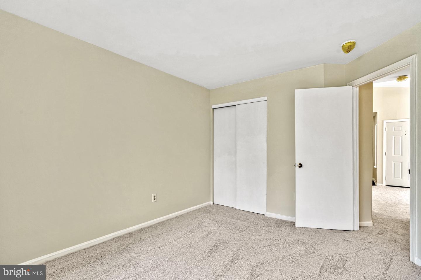 5372-C BEDFORD TER #72C, ALEXANDRIA, Virginia 22309, 2 Bedrooms Bedrooms, ,2 BathroomsBathrooms,Residential,For sale,5372-C BEDFORD TER #72C,VAFX2196472 MLS # VAFX2196472