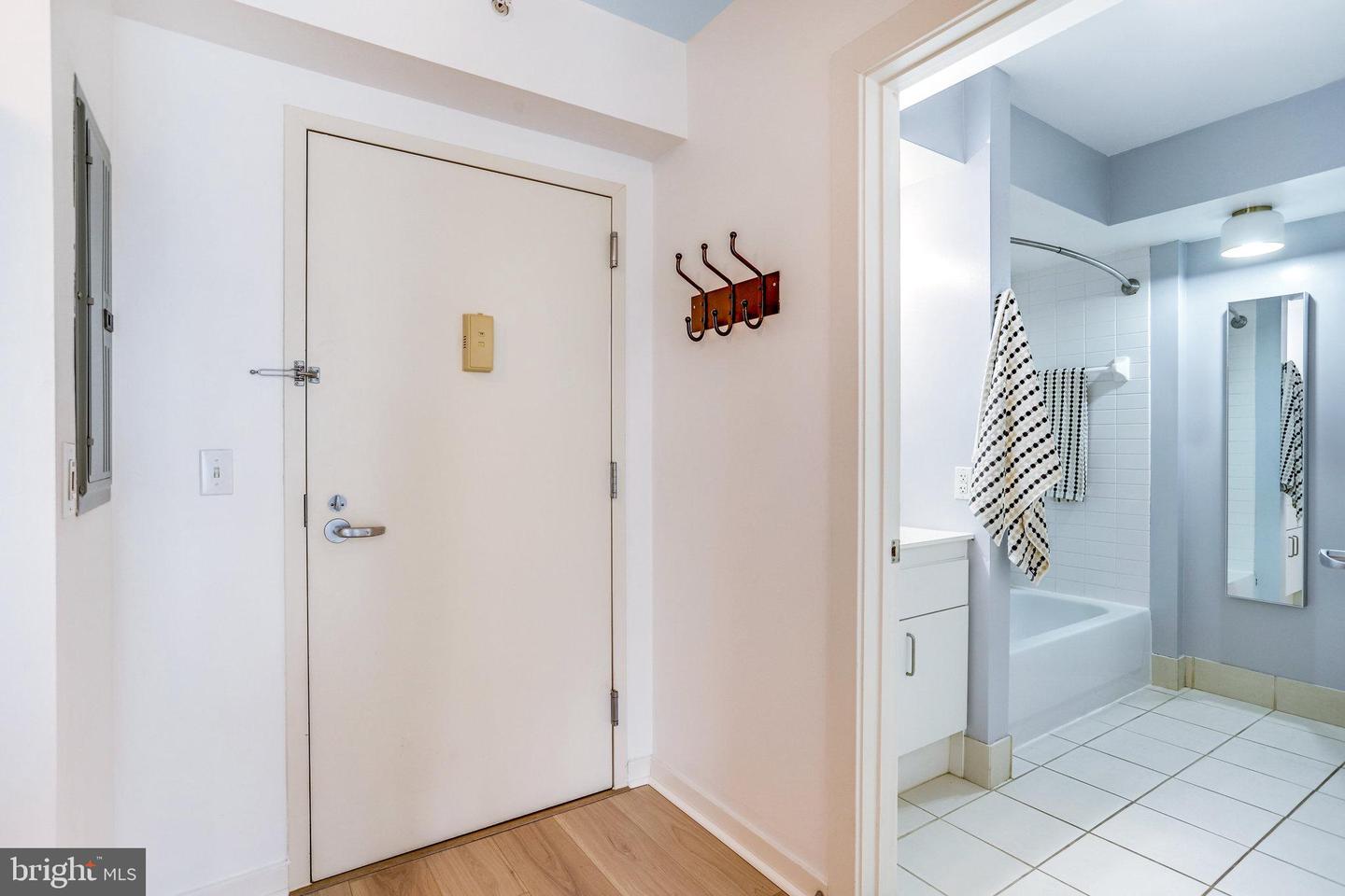 1000 NEW JERSEY AVE SE #815, WASHINGTON, District Of Columbia 20003, 1 Bedroom Bedrooms, ,1 BathroomBathrooms,Residential,For sale,1000 NEW JERSEY AVE SE #815,DCDC2155902 MLS # DCDC2155902