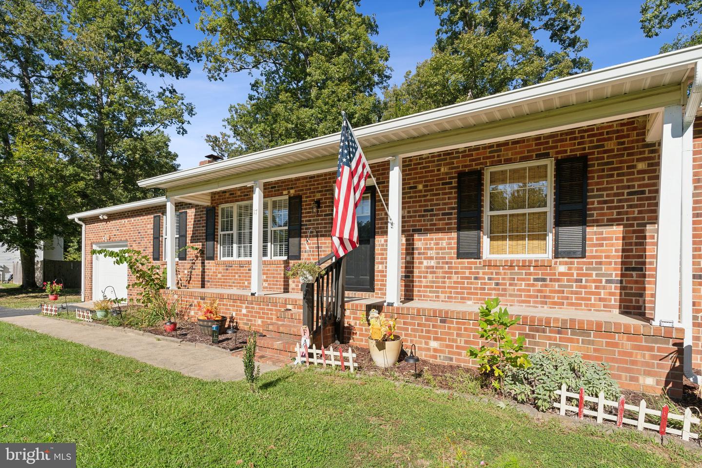 17 LORD FAIRFAX DR, FREDERICKSBURG, Virginia 22405, 3 Bedrooms Bedrooms, ,2 BathroomsBathrooms,Residential,For sale,17 LORD FAIRFAX DR,VAST2032870 MLS # VAST2032870