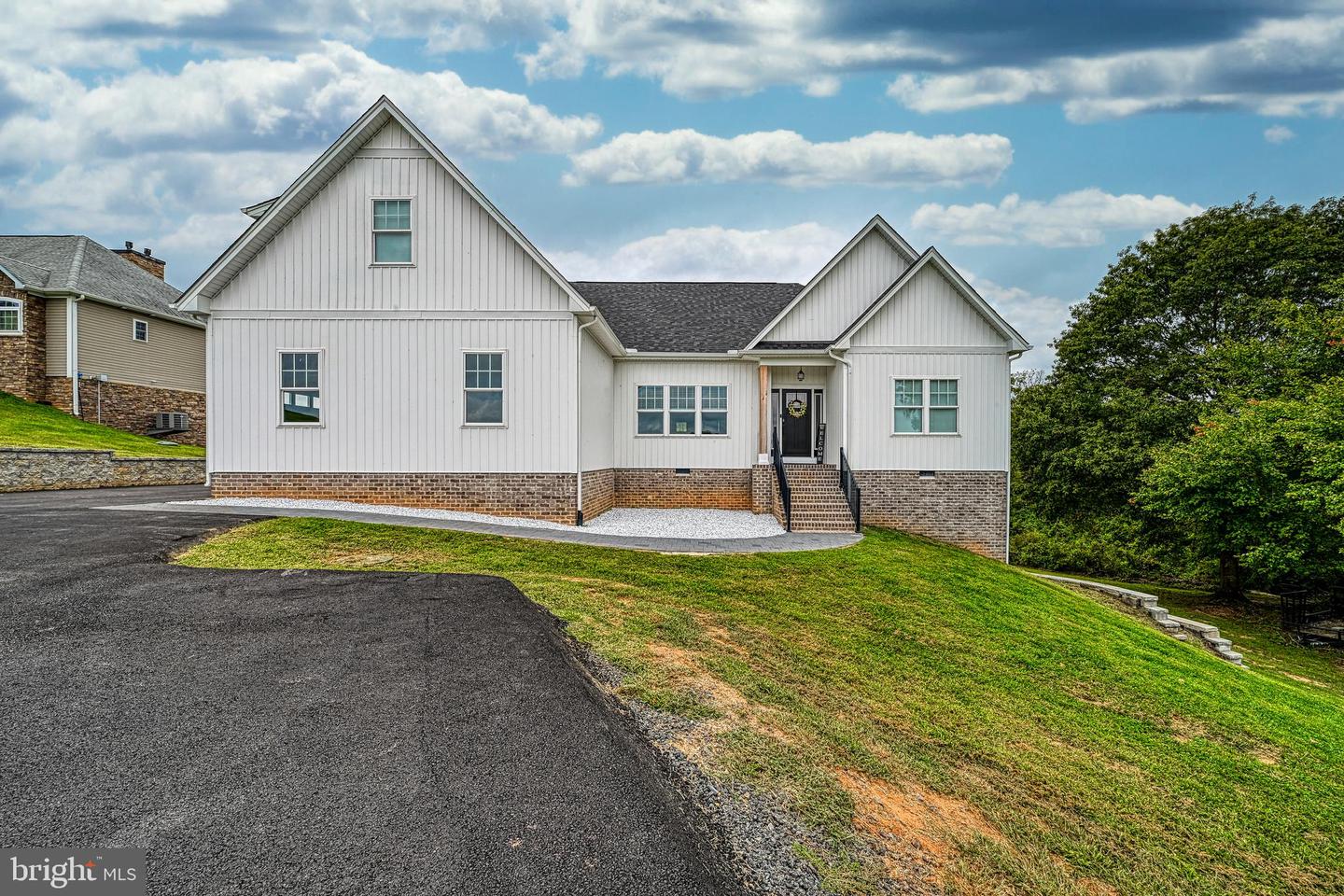 23478 LANDS END DR, ORANGE, Virginia 22960, 3 Bedrooms Bedrooms, 8 Rooms Rooms,3 BathroomsBathrooms,Residential,For sale,23478 LANDS END DR,VAOR2007962 MLS # VAOR2007962