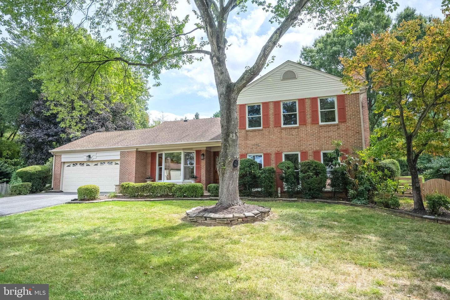 1657 LOZANO DR, VIENNA, Virginia 22182, 5 Bedrooms Bedrooms, ,3 BathroomsBathrooms,Residential,For sale,1657 LOZANO DR,VAFX2202328 MLS # VAFX2202328