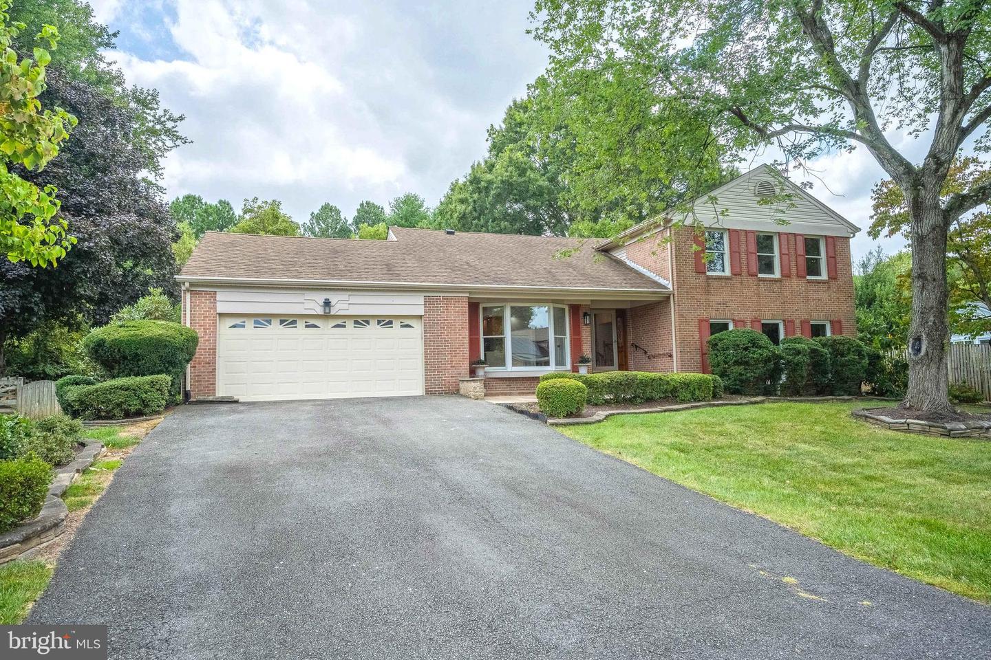 1657 LOZANO DR, VIENNA, Virginia 22182, 5 Bedrooms Bedrooms, ,3 BathroomsBathrooms,Residential,For sale,1657 LOZANO DR,VAFX2202328 MLS # VAFX2202328