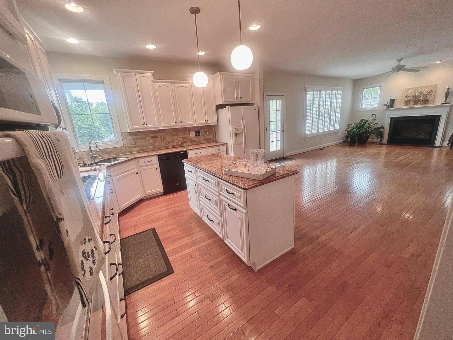 117 AMALFI CT, PURCELLVILLE, Virginia 20132, 4 Bedrooms Bedrooms, 10 Rooms Rooms,3 BathroomsBathrooms,Residential,For sale,117 AMALFI CT,VALO2080306 MLS # VALO2080306