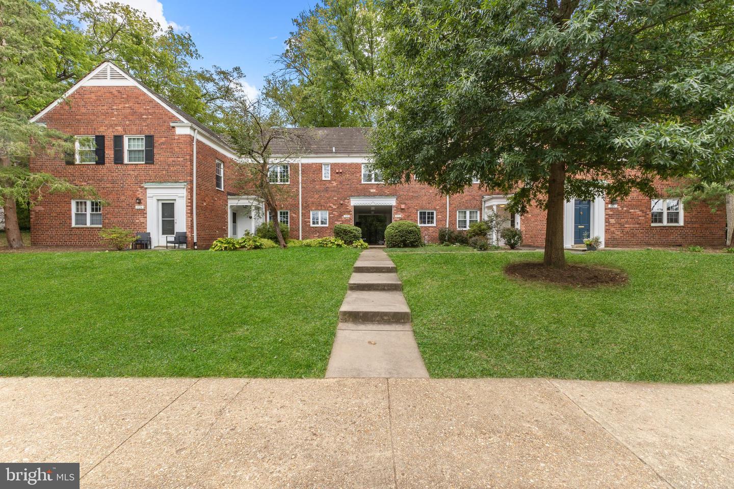 1032 VALLEY DR, ALEXANDRIA, Virginia 22302, 1 Bedroom Bedrooms, ,1 BathroomBathrooms,Residential,For sale,1032 VALLEY DR,VAAX2038152 MLS # VAAX2038152