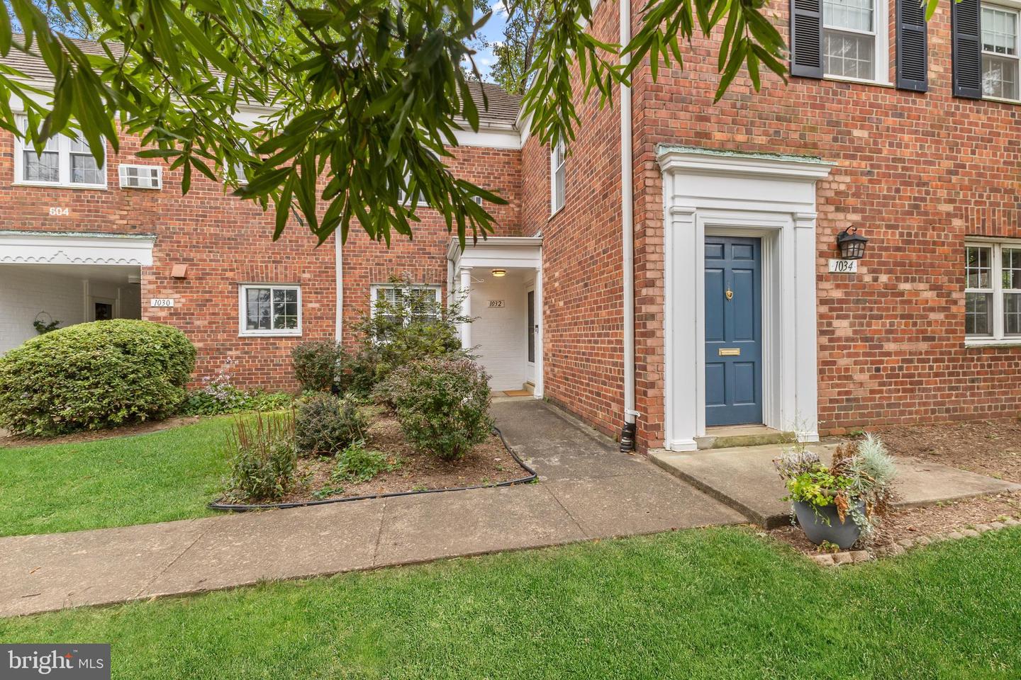 1032 VALLEY DR, ALEXANDRIA, Virginia 22302, 1 Bedroom Bedrooms, ,1 BathroomBathrooms,Residential,For sale,1032 VALLEY DR,VAAX2038152 MLS # VAAX2038152