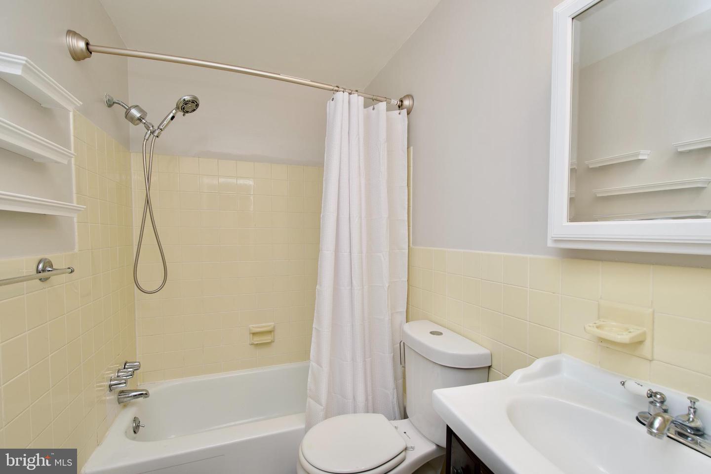 5250 VALLEY FORGE DR #801, ALEXANDRIA, Virginia 22304, 1 Bedroom Bedrooms, ,1 BathroomBathrooms,Residential,For sale,5250 VALLEY FORGE DR #801,VAAX2038154 MLS # VAAX2038154