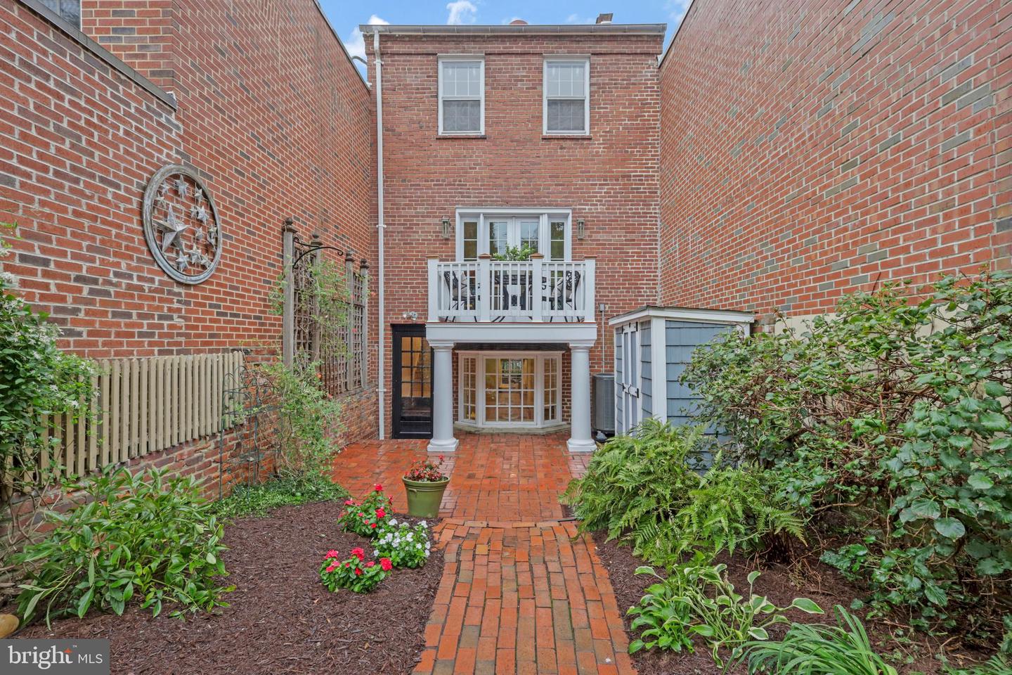 815 S ROYAL ST, ALEXANDRIA, Virginia 22314, 2 Bedrooms Bedrooms, ,1 BathroomBathrooms,Residential,For sale,815 S ROYAL ST,VAAX2038128 MLS # VAAX2038128