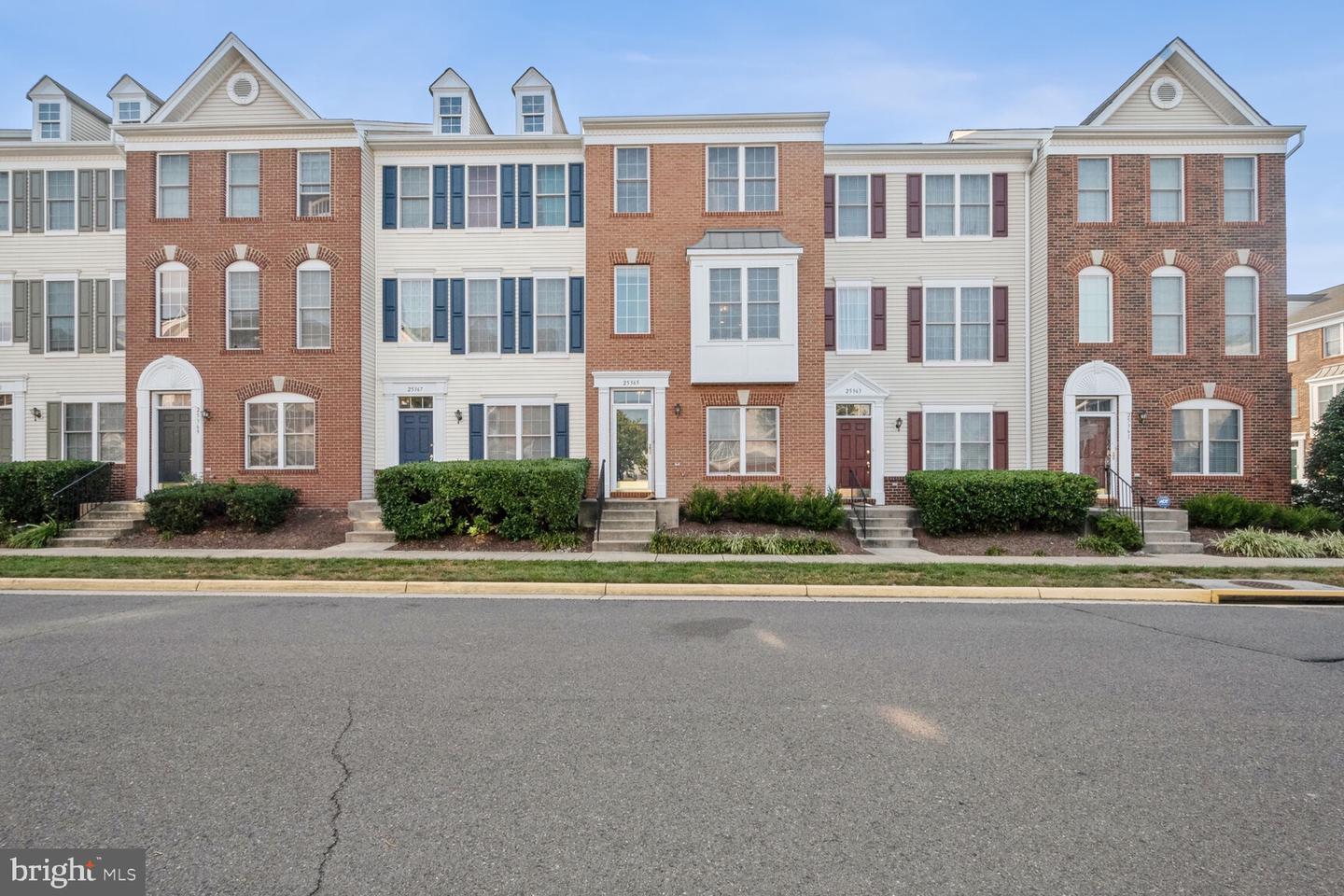 25365 SHIPLEY TER, CHANTILLY, Virginia 20152, 4 Bedrooms Bedrooms, ,2 BathroomsBathrooms,Residential,For sale,25365 SHIPLEY TER,VALO2080240 MLS # VALO2080240