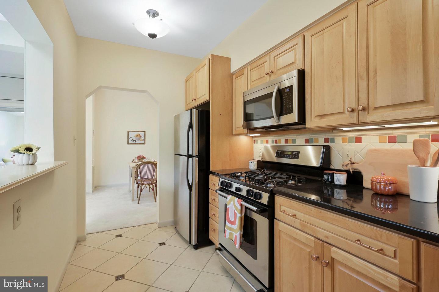 2702 DARTMOUTH RD #10, ALEXANDRIA, Virginia 22314, 2 Bedrooms Bedrooms, ,1 BathroomBathrooms,Residential,For sale,2702 DARTMOUTH RD #10,VAAX2038172 MLS # VAAX2038172