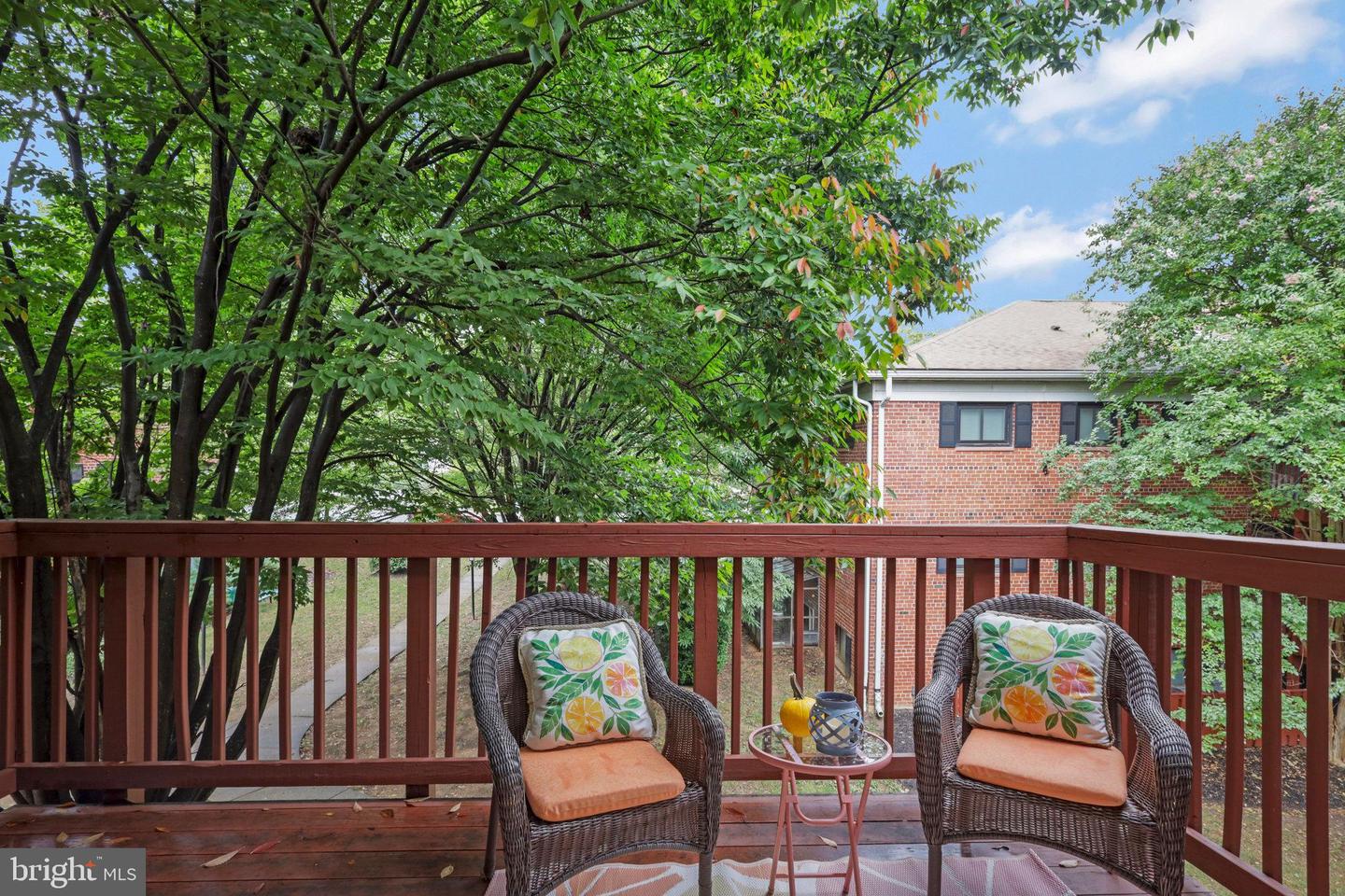 2702 DARTMOUTH RD #10, ALEXANDRIA, Virginia 22314, 2 Bedrooms Bedrooms, ,1 BathroomBathrooms,Residential,For sale,2702 DARTMOUTH RD #10,VAAX2038172 MLS # VAAX2038172