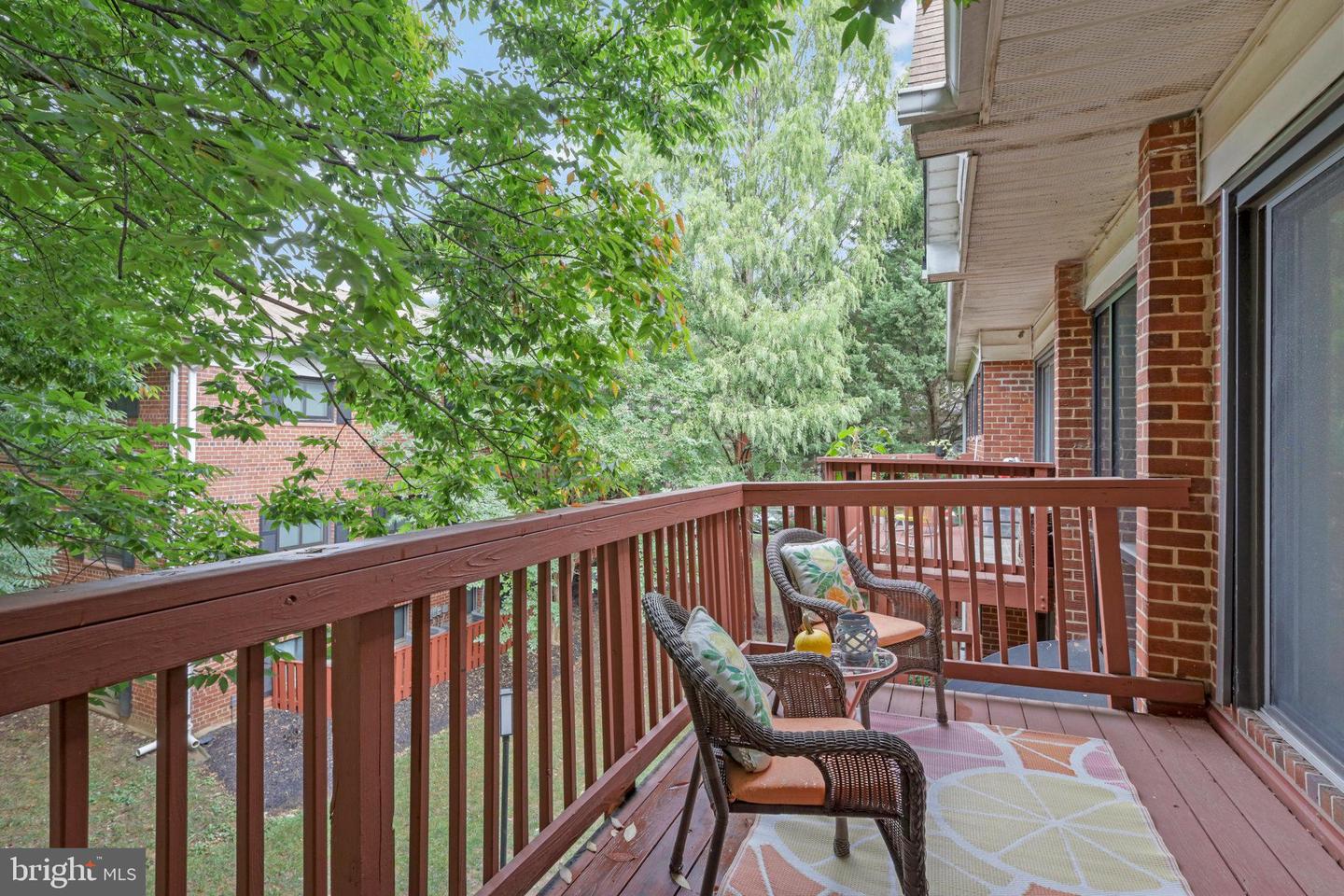 2702 DARTMOUTH RD #10, ALEXANDRIA, Virginia 22314, 2 Bedrooms Bedrooms, ,1 BathroomBathrooms,Residential,For sale,2702 DARTMOUTH RD #10,VAAX2038172 MLS # VAAX2038172