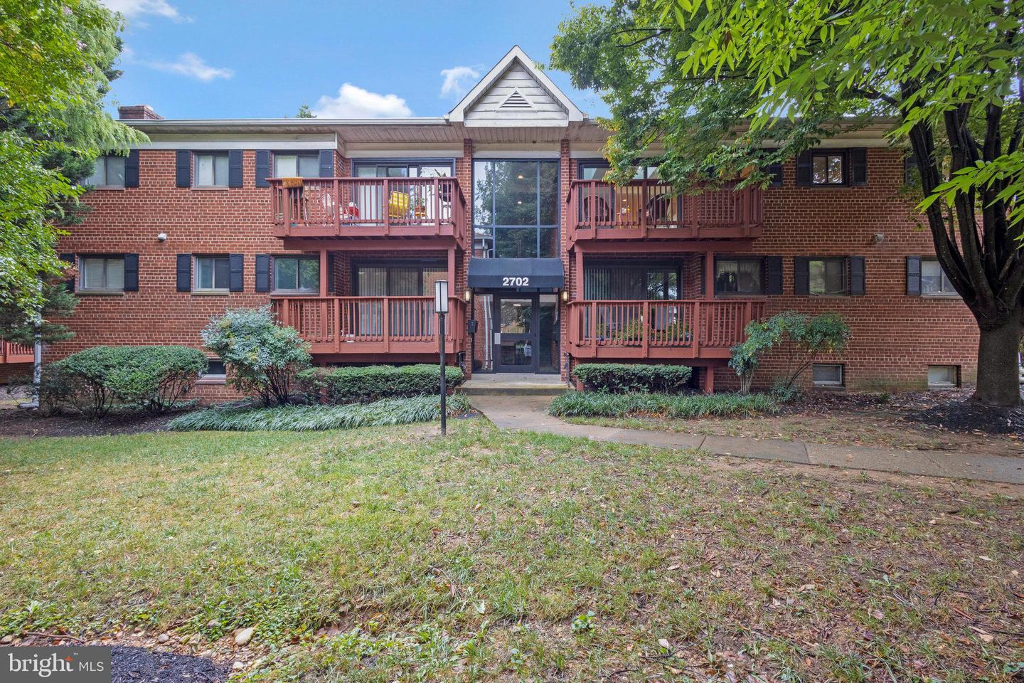 2702 DARTMOUTH RD #10, ALEXANDRIA, Virginia 22314, 2 Bedrooms Bedrooms, ,1 BathroomBathrooms,Residential,For sale,2702 DARTMOUTH RD #10,VAAX2038172 MLS # VAAX2038172