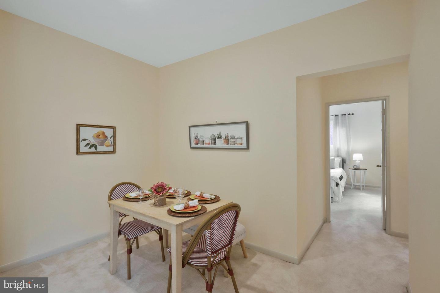 2702 DARTMOUTH RD #10, ALEXANDRIA, Virginia 22314, 2 Bedrooms Bedrooms, ,1 BathroomBathrooms,Residential,For sale,2702 DARTMOUTH RD #10,VAAX2038172 MLS # VAAX2038172