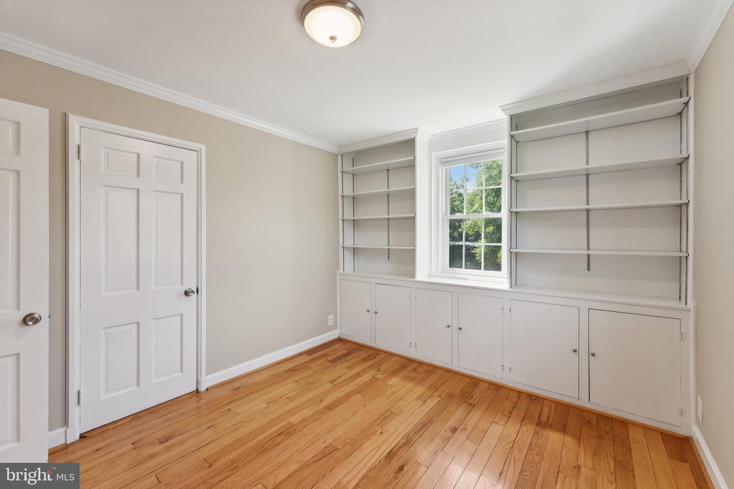 2913 S COLUMBUS ST, ARLINGTON, Virginia 22206, 2 Bedrooms Bedrooms, ,2 BathroomsBathrooms,Residential,For sale,2913 S COLUMBUS ST,VAAR2048800 MLS # VAAR2048800