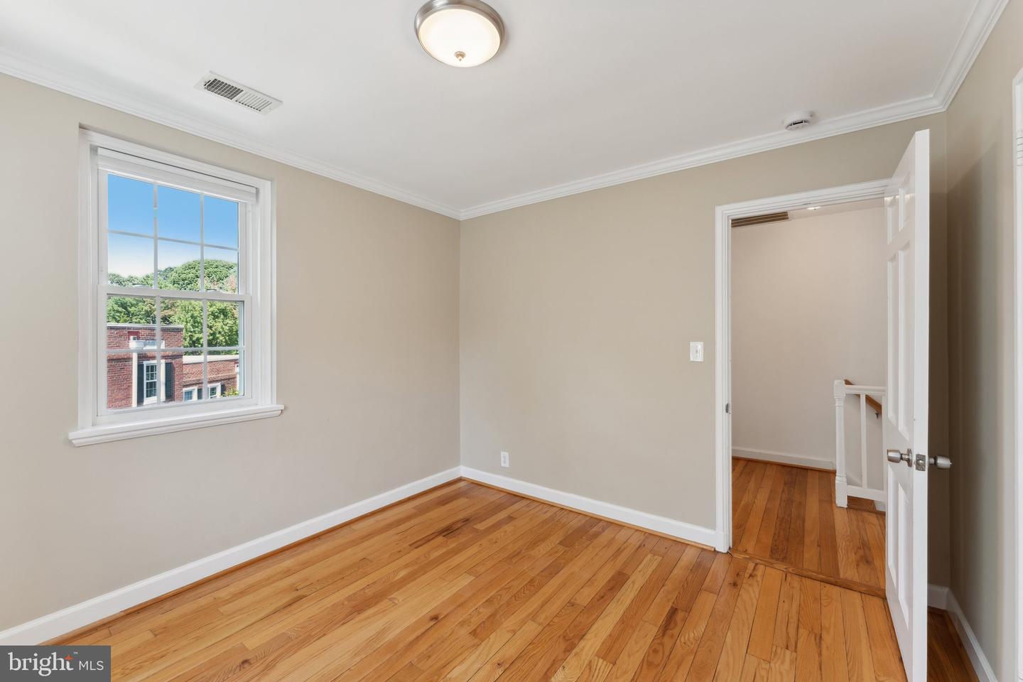 2913 S COLUMBUS ST, ARLINGTON, Virginia 22206, 2 Bedrooms Bedrooms, ,2 BathroomsBathrooms,Residential,For sale,2913 S COLUMBUS ST,VAAR2048800 MLS # VAAR2048800