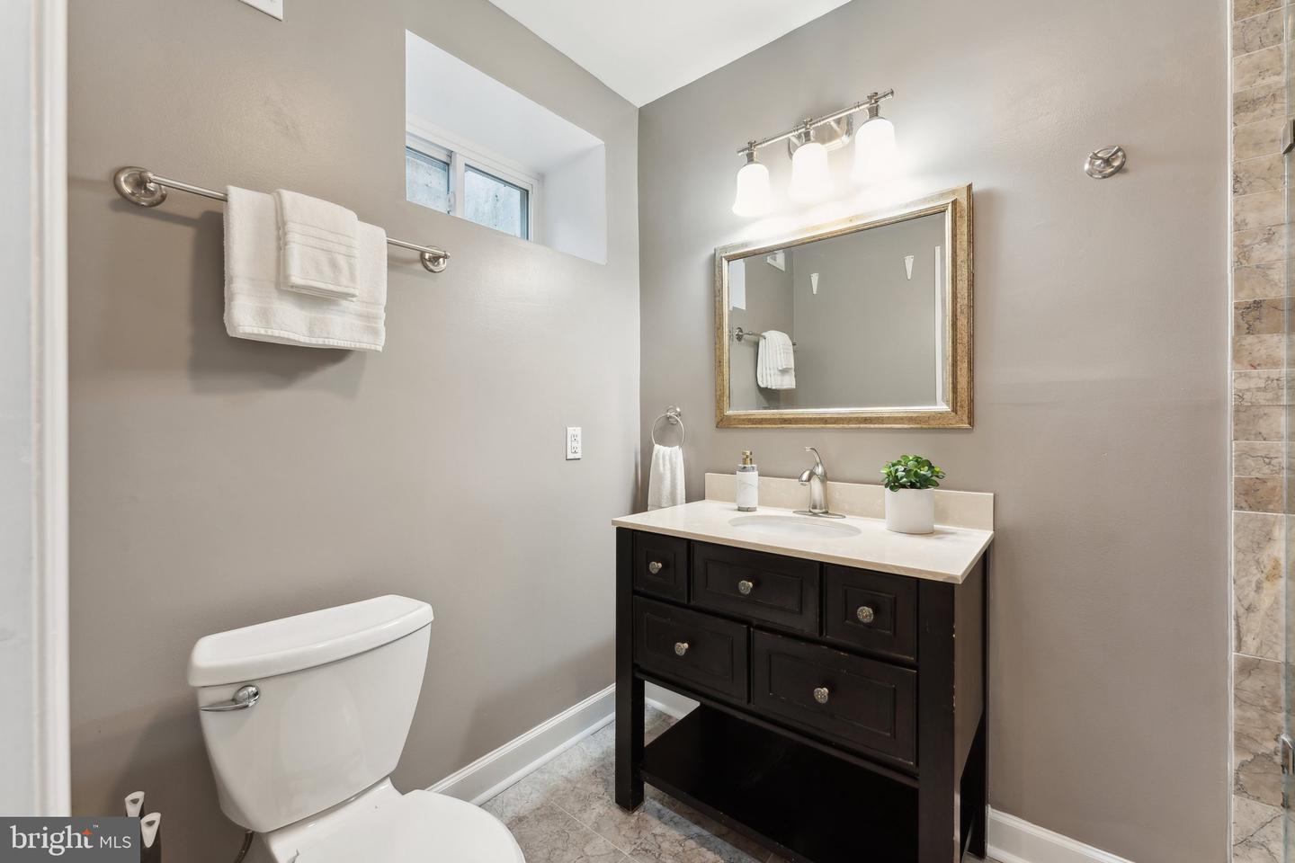 2913 S COLUMBUS ST, ARLINGTON, Virginia 22206, 2 Bedrooms Bedrooms, ,2 BathroomsBathrooms,Residential,For sale,2913 S COLUMBUS ST,VAAR2048800 MLS # VAAR2048800