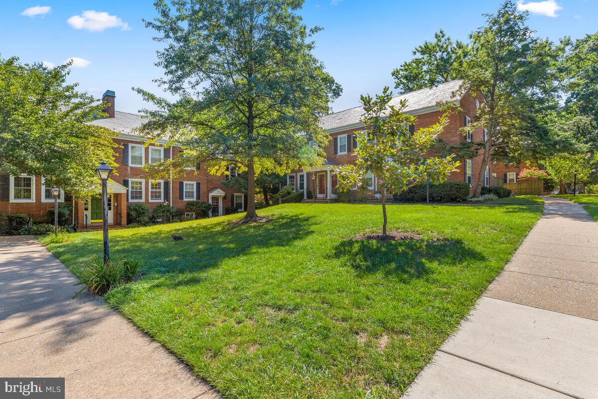 2913 S COLUMBUS ST, ARLINGTON, Virginia 22206, 2 Bedrooms Bedrooms, ,2 BathroomsBathrooms,Residential,For sale,2913 S COLUMBUS ST,VAAR2048800 MLS # VAAR2048800