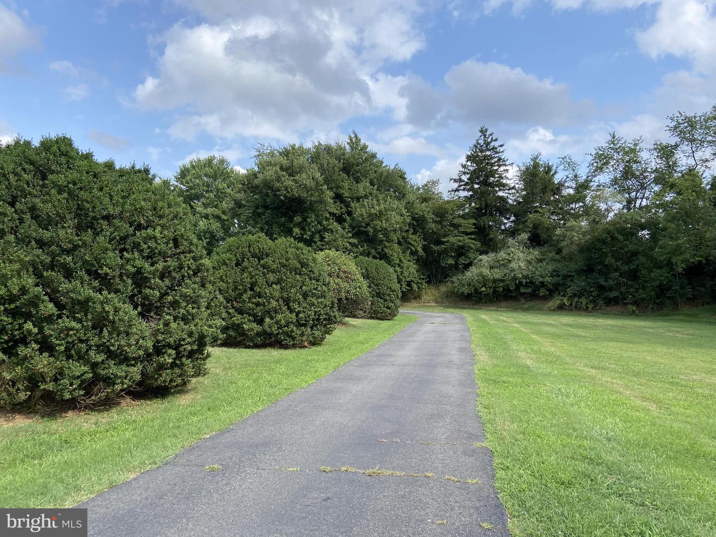 8801 JARRETT VALLEY DR, VIENNA, Virginia 22182, ,Land,For sale,8801 JARRETT VALLEY DR,VAFX2197600 MLS # VAFX2197600