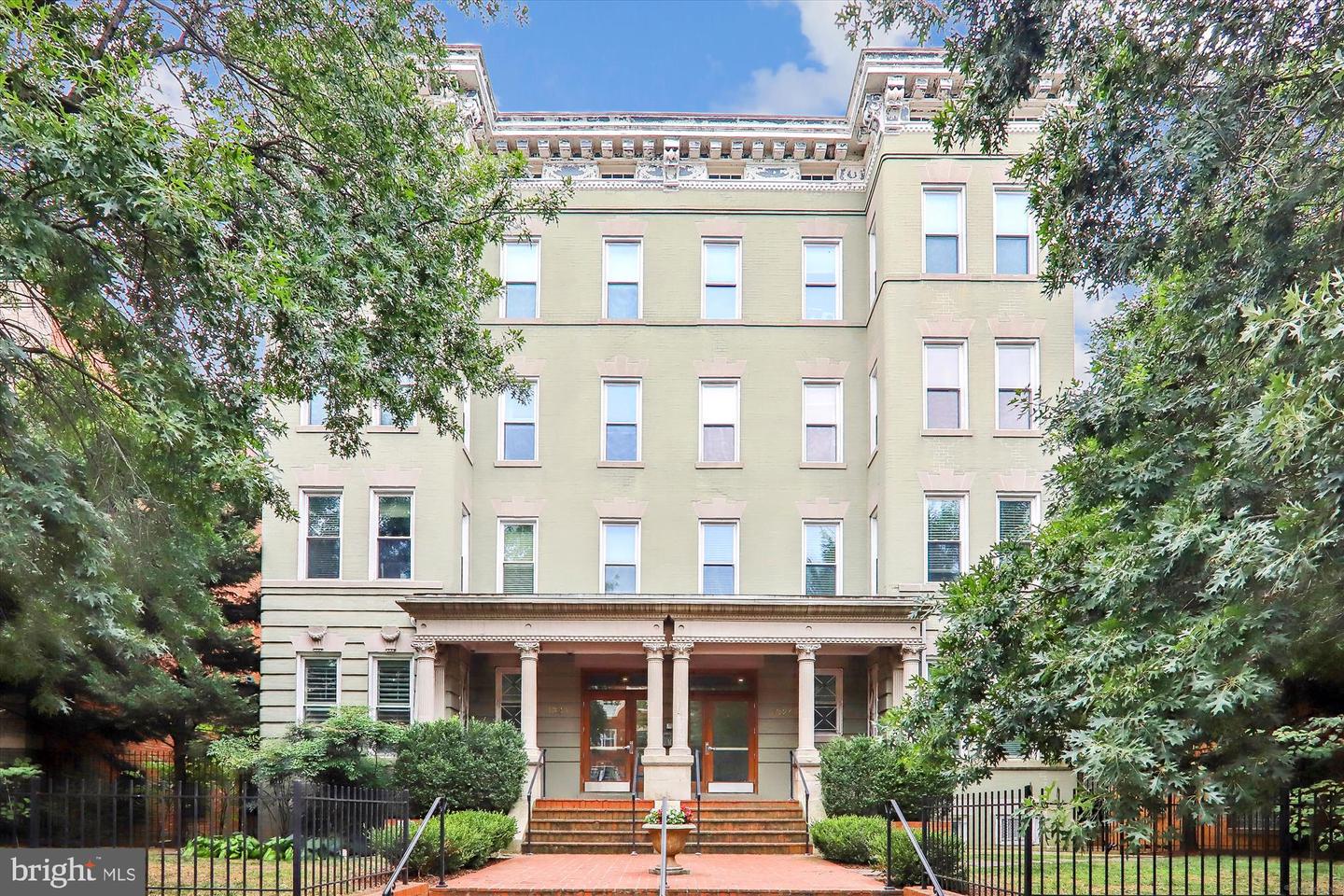 1324 EUCLID ST NW #404, WASHINGTON, District Of Columbia 20009, 2 Bedrooms Bedrooms, ,2 BathroomsBathrooms,Residential,For sale,1324 EUCLID ST NW #404,DCDC2136252 MLS # DCDC2136252