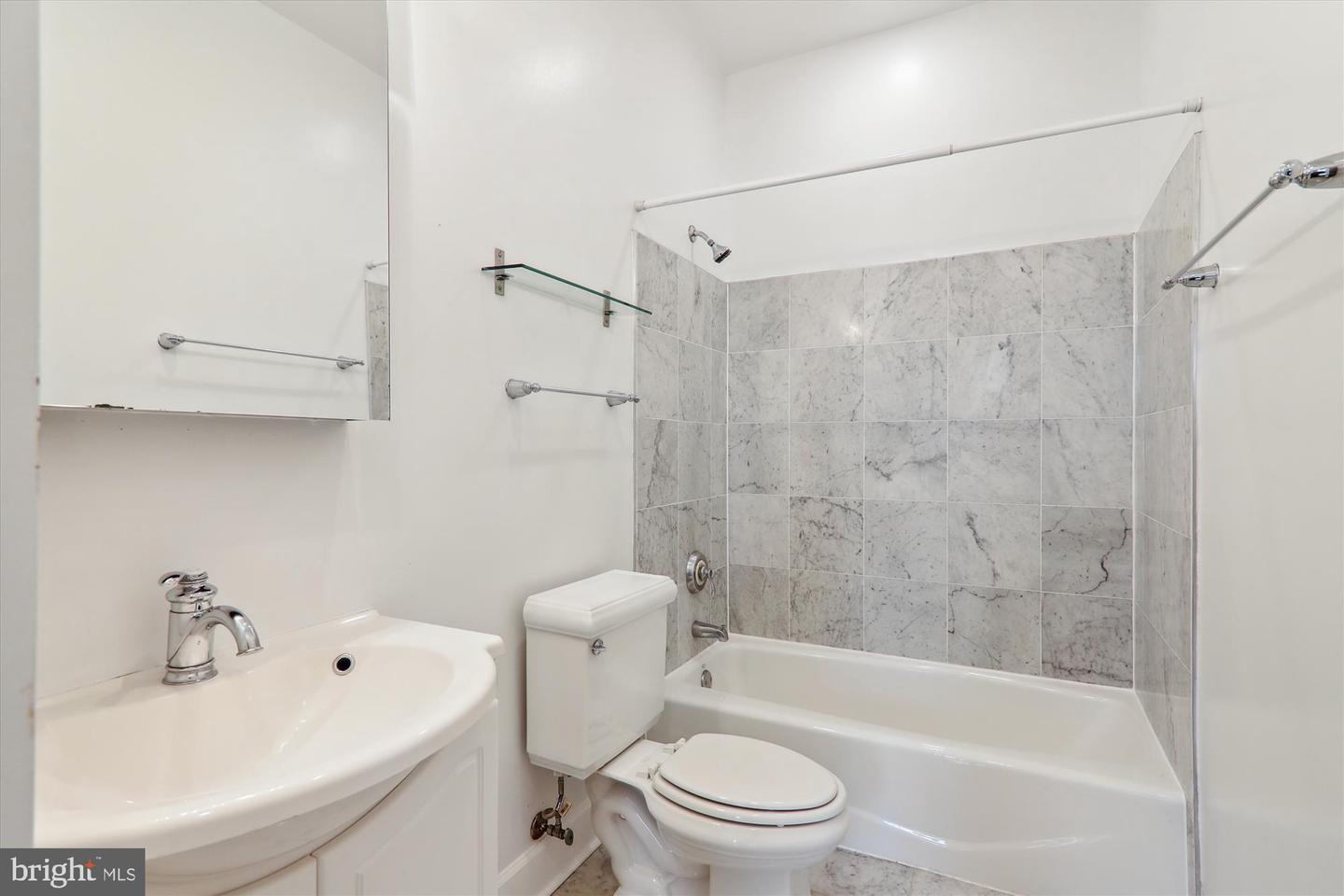 1324 EUCLID ST NW #404, WASHINGTON, District Of Columbia 20009, 2 Bedrooms Bedrooms, ,2 BathroomsBathrooms,Residential,For sale,1324 EUCLID ST NW #404,DCDC2136252 MLS # DCDC2136252