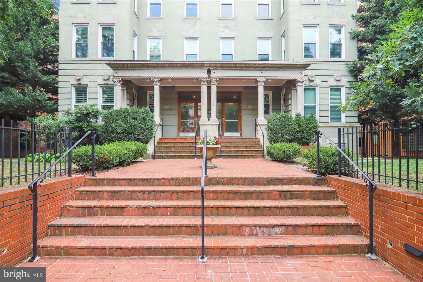 1324 EUCLID ST NW #404, WASHINGTON, District Of Columbia 20009, 2 Bedrooms Bedrooms, ,2 BathroomsBathrooms,Residential,For sale,1324 EUCLID ST NW #404,DCDC2136252 MLS # DCDC2136252