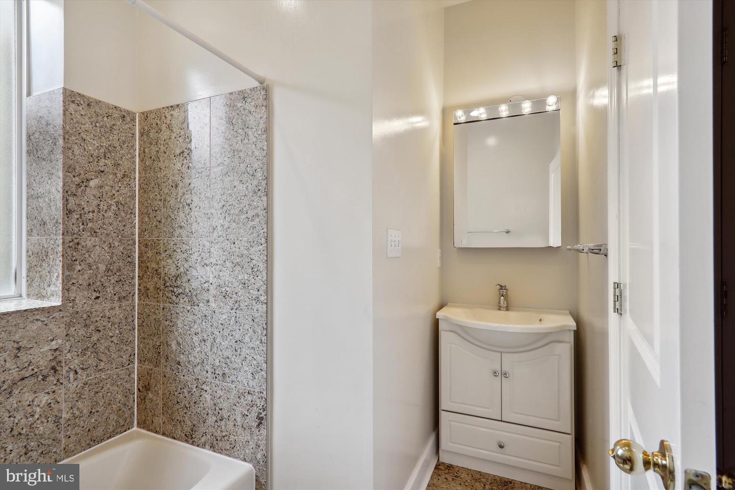 1324 EUCLID ST NW #404, WASHINGTON, District Of Columbia 20009, 2 Bedrooms Bedrooms, ,2 BathroomsBathrooms,Residential,For sale,1324 EUCLID ST NW #404,DCDC2136252 MLS # DCDC2136252