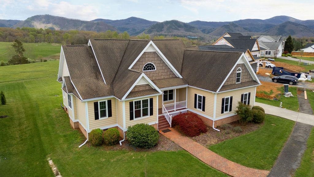 210 VISTA LINKS DR, BUENA VISTA, Virginia 24416, 4 Bedrooms Bedrooms, ,3 BathroomsBathrooms,Residential,210 VISTA LINKS DR,651712 MLS # 651712