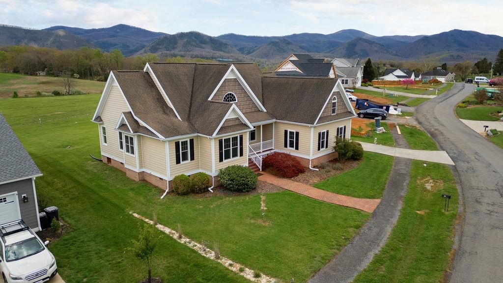 210 VISTA LINKS DR, BUENA VISTA, Virginia 24416, 4 Bedrooms Bedrooms, ,3 BathroomsBathrooms,Residential,210 VISTA LINKS DR,651712 MLS # 651712