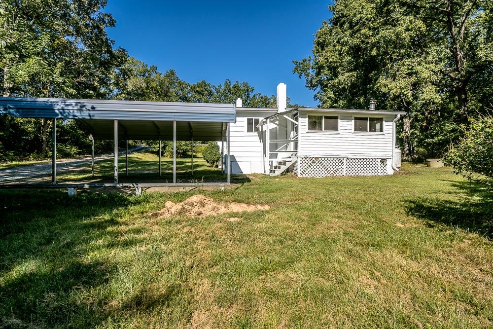 1055 HACKTOWN RD, KESWICK, Virginia 22947, 3 Bedrooms Bedrooms, ,2 BathroomsBathrooms,Residential,1055 HACKTOWN RD,657020 MLS # 657020