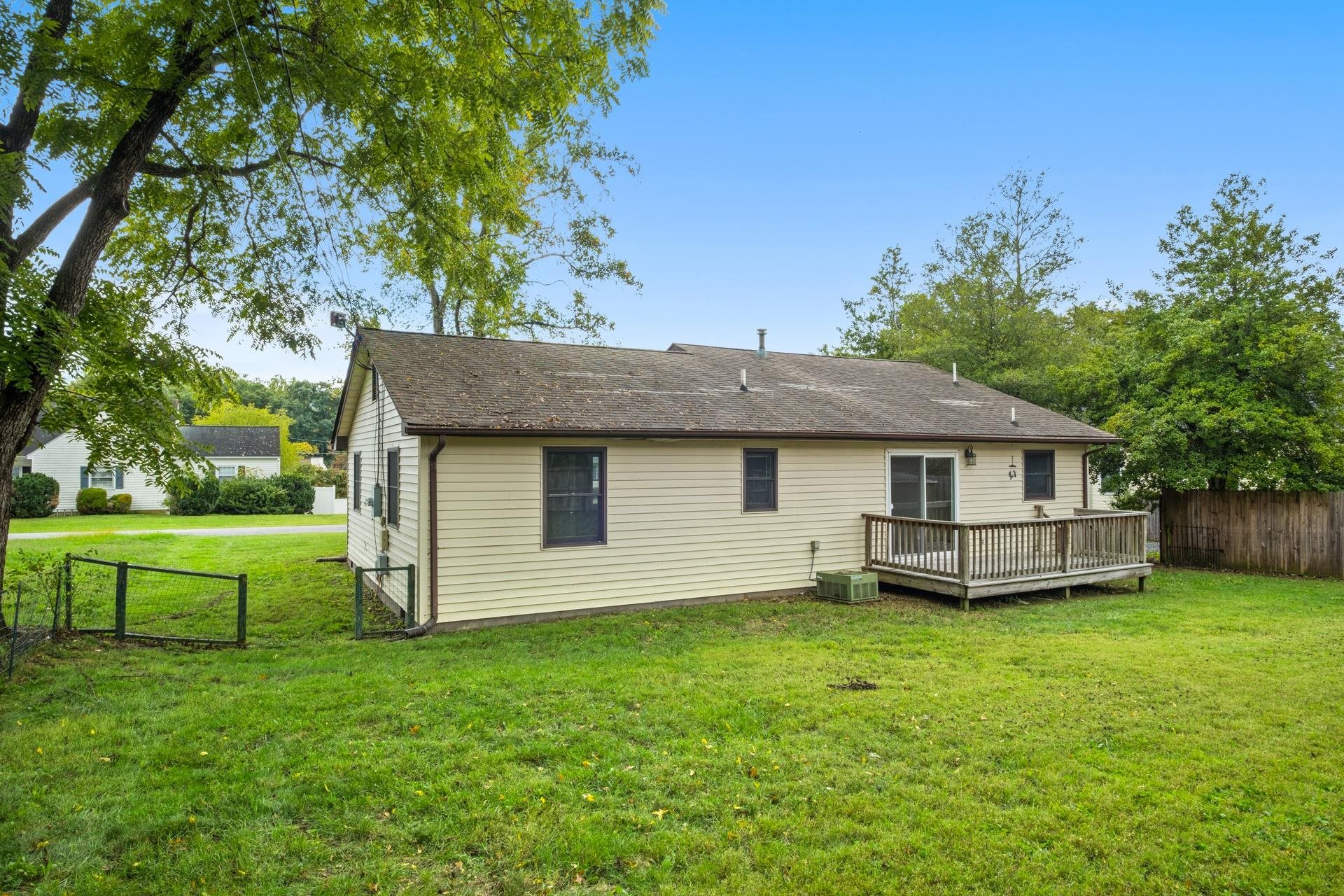 817 MAPLE AVE, WAYNESBORO, Virginia 22980, 3 Bedrooms Bedrooms, ,2 BathroomsBathrooms,Residential,817 MAPLE AVE,657052 MLS # 657052