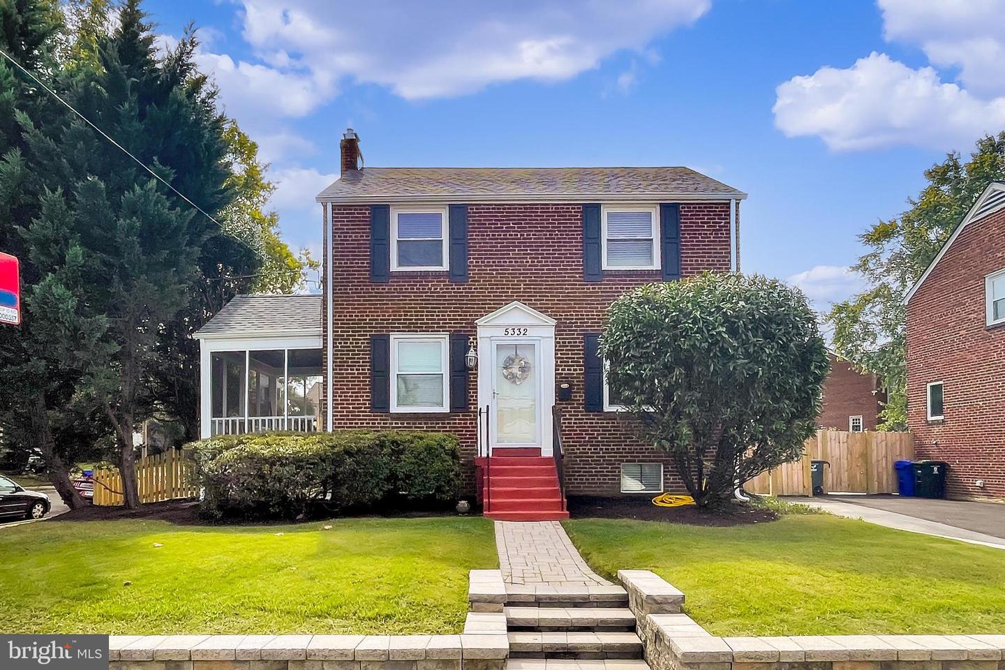 5332 N CARLIN SPRINGS RD, ARLINGTON, Virginia 22203, 2 Bedrooms Bedrooms, 10 Rooms Rooms,2 BathroomsBathrooms,Residential,For sale,5332 N CARLIN SPRINGS RD,VAAR2047726 MLS # VAAR2047726