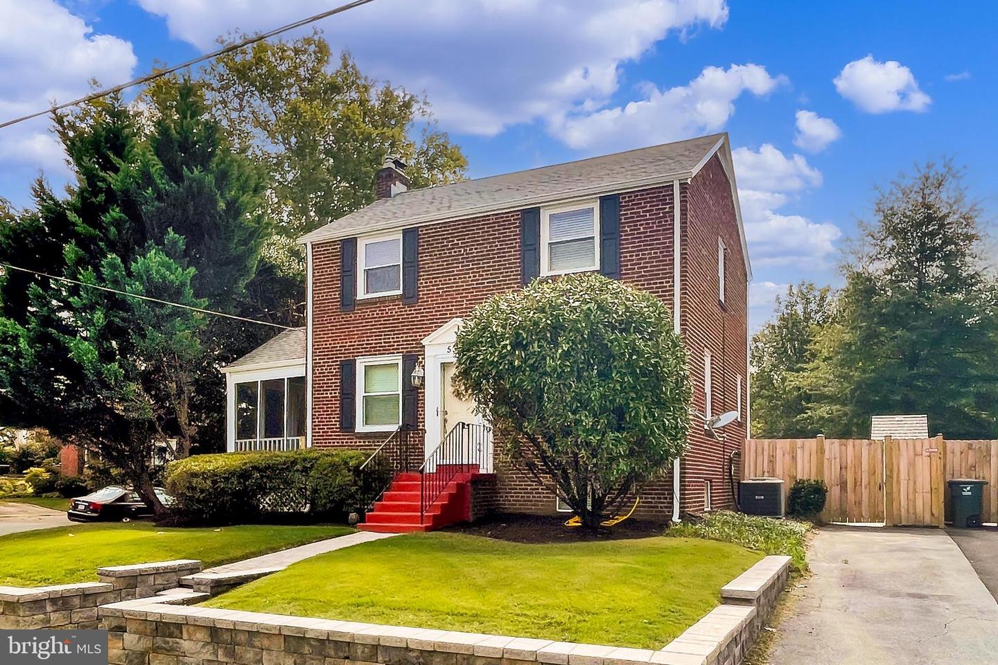 5332 N CARLIN SPRINGS RD, ARLINGTON, Virginia 22203, 2 Bedrooms Bedrooms, 10 Rooms Rooms,2 BathroomsBathrooms,Residential,For sale,5332 N CARLIN SPRINGS RD,VAAR2047726 MLS # VAAR2047726