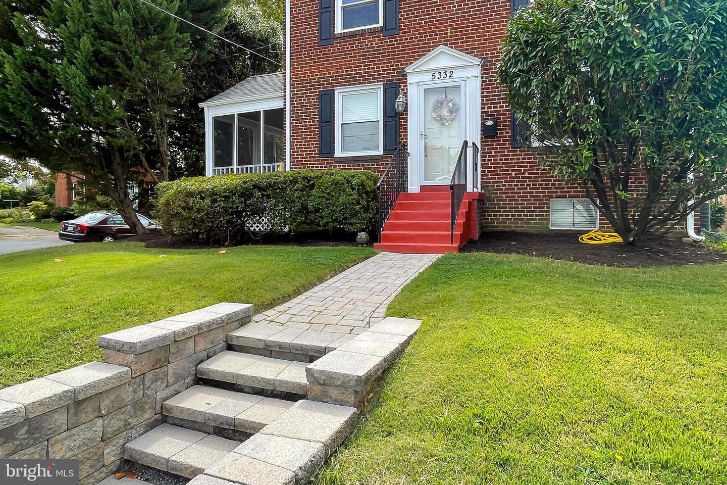 5332 N CARLIN SPRINGS RD, ARLINGTON, Virginia 22203, 2 Bedrooms Bedrooms, 10 Rooms Rooms,2 BathroomsBathrooms,Residential,For sale,5332 N CARLIN SPRINGS RD,VAAR2047726 MLS # VAAR2047726