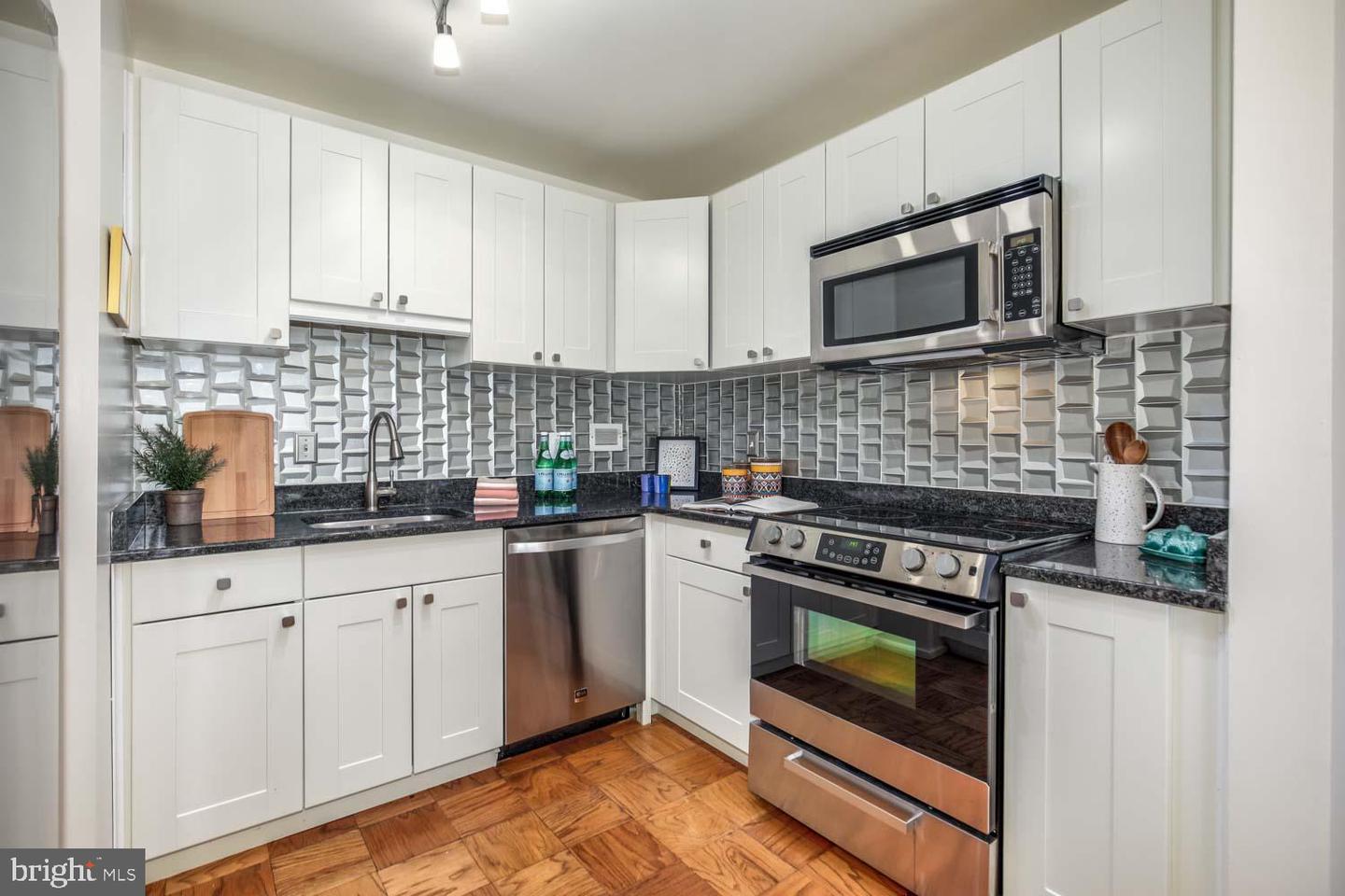 298 N ST SW #T-298, WASHINGTON, District Of Columbia 20024, 4 Bedrooms Bedrooms, ,2 BathroomsBathrooms,Residential,For sale,298 N ST SW #T-298,DCDC2155882 MLS # DCDC2155882