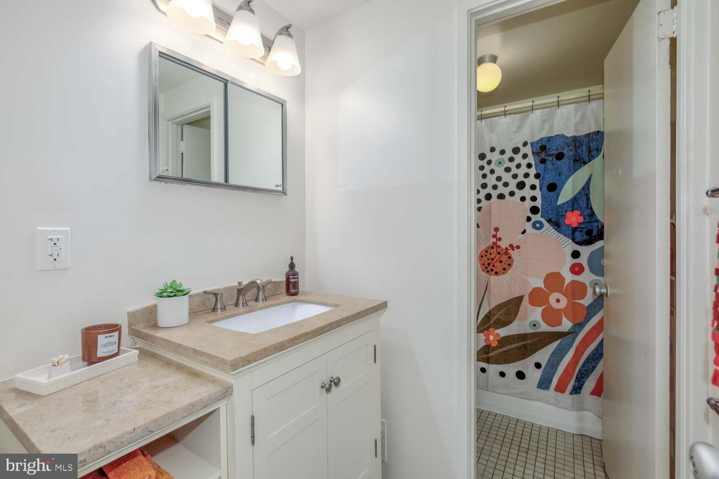 298 N ST SW #T-298, WASHINGTON, District Of Columbia 20024, 4 Bedrooms Bedrooms, ,2 BathroomsBathrooms,Residential,For sale,298 N ST SW #T-298,DCDC2155882 MLS # DCDC2155882