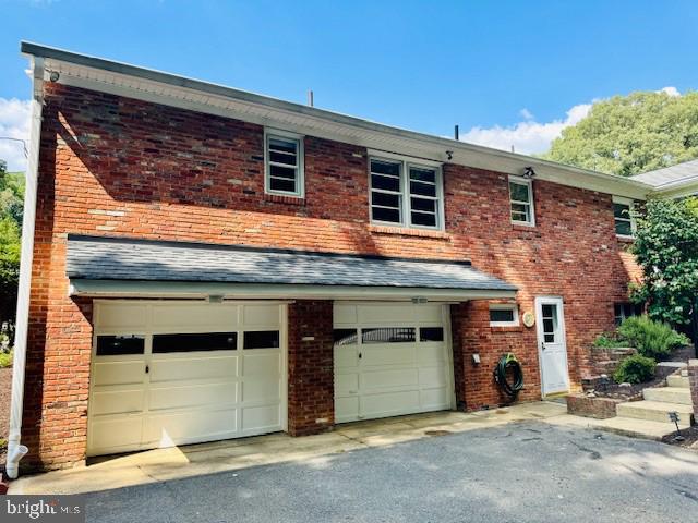 8807 SOUTHWICK ST, FAIRFAX, Virginia 22031, 4 Bedrooms Bedrooms, ,2 BathroomsBathrooms,Residential,For sale,8807 SOUTHWICK ST,VAFX2198148 MLS # VAFX2198148