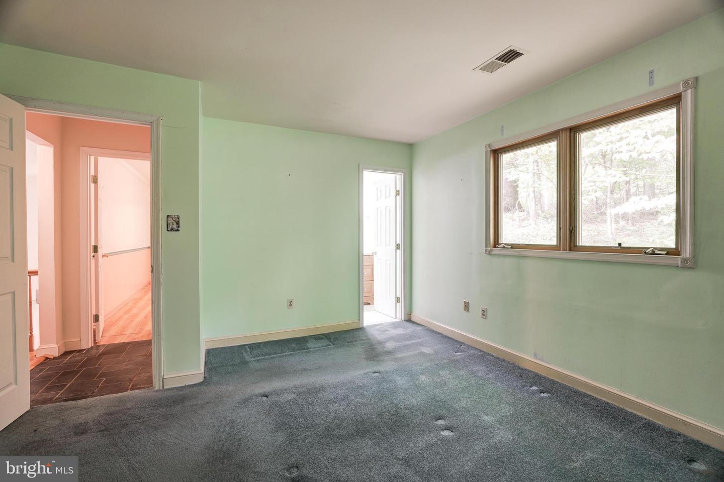 3618 WOODBURN RD, ANNANDALE, Virginia 22003, 2 Bedrooms Bedrooms, ,2 BathroomsBathrooms,Residential,For sale,3618 WOODBURN RD,VAFX2198568 MLS # VAFX2198568