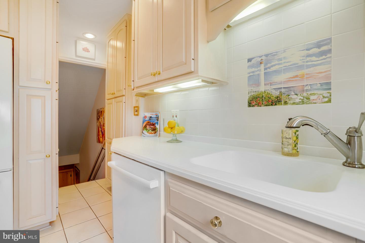 34 E ROSEMONT AVE, ALEXANDRIA, Virginia 22301, 2 Bedrooms Bedrooms, ,2 BathroomsBathrooms,Residential,For sale,34 E ROSEMONT AVE,VAAX2037514 MLS # VAAX2037514